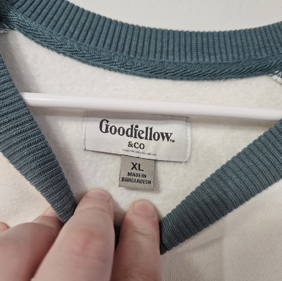 Goodfellow & Co. Men's White and Green Sweater! - Picture 2 of 5
